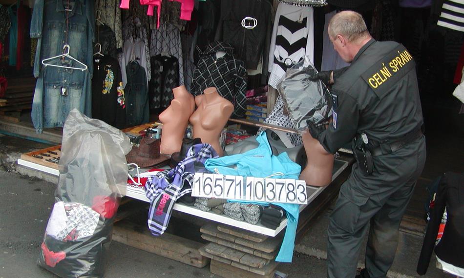 2011-3-23-918padělky 4.JPG